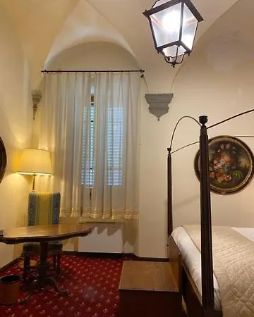 Hotell Quattro Gigli Montopoli in Val dʼArno