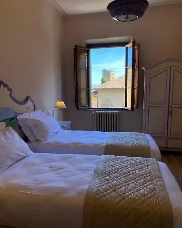 Hotell Quattro Gigli Montopoli in Val dʼArno
