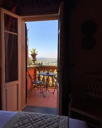 Hotell Quattro Gigli Montopoli in Val dʼArno