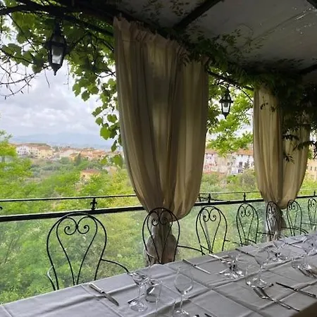 Hotell Quattro Gigli Montopoli in Val dʼArno