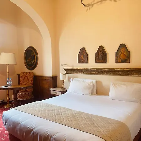 Hotell Quattro Gigli 3*